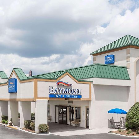 Baymont By Wyndham Greensboro/Coliseum Екстериор снимка