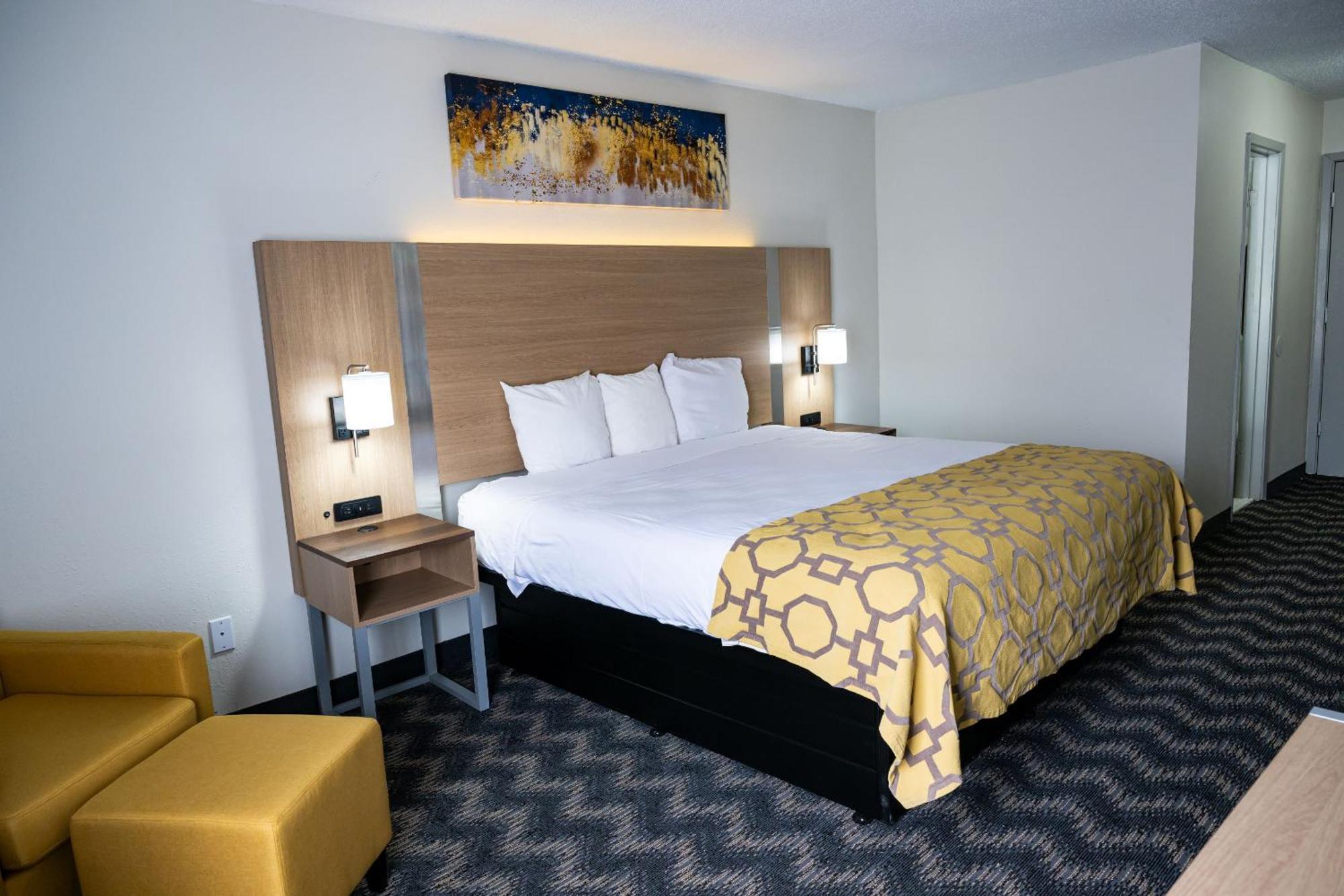Baymont By Wyndham Greensboro/Coliseum Екстериор снимка