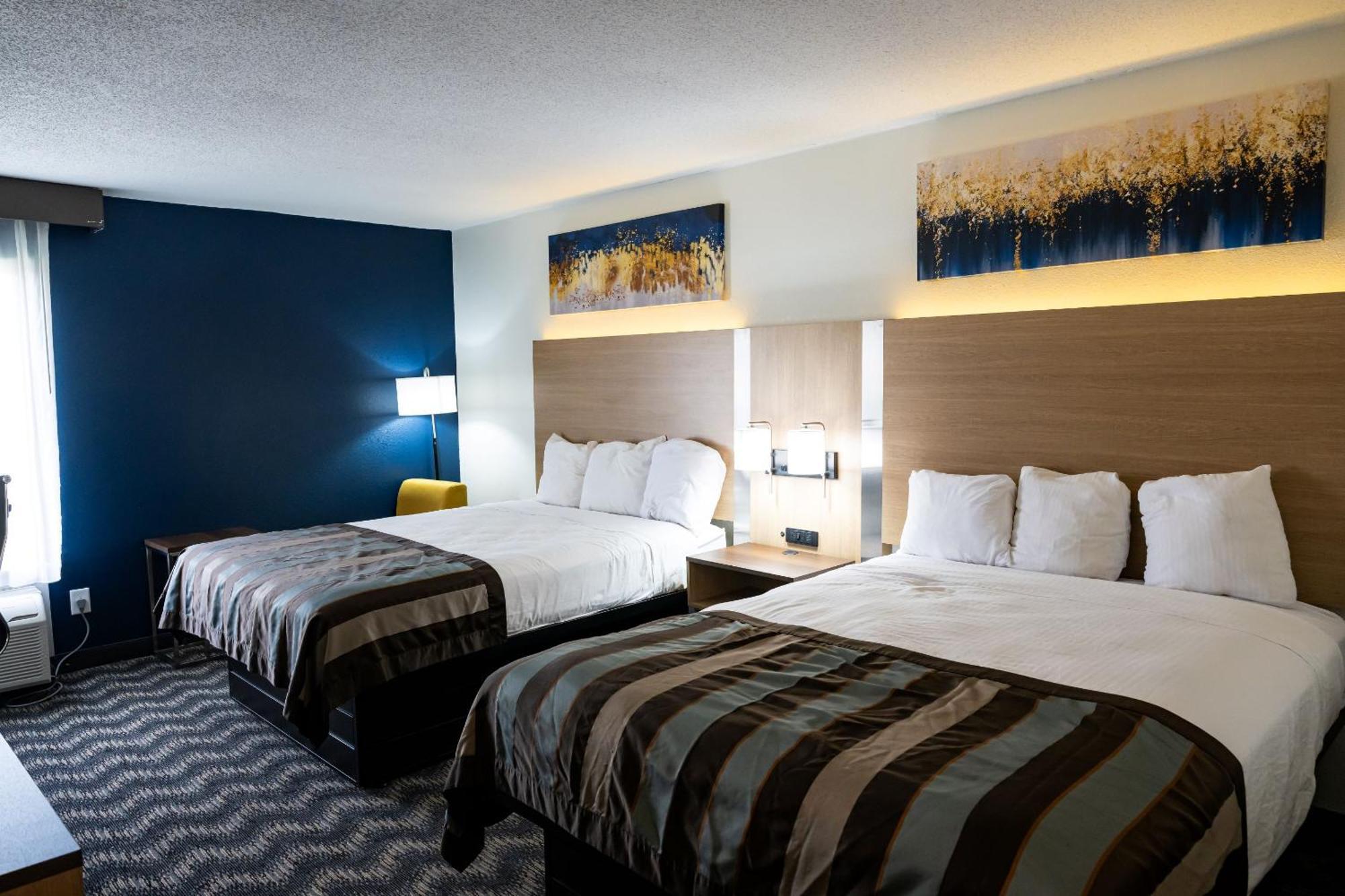 Baymont By Wyndham Greensboro/Coliseum Екстериор снимка
