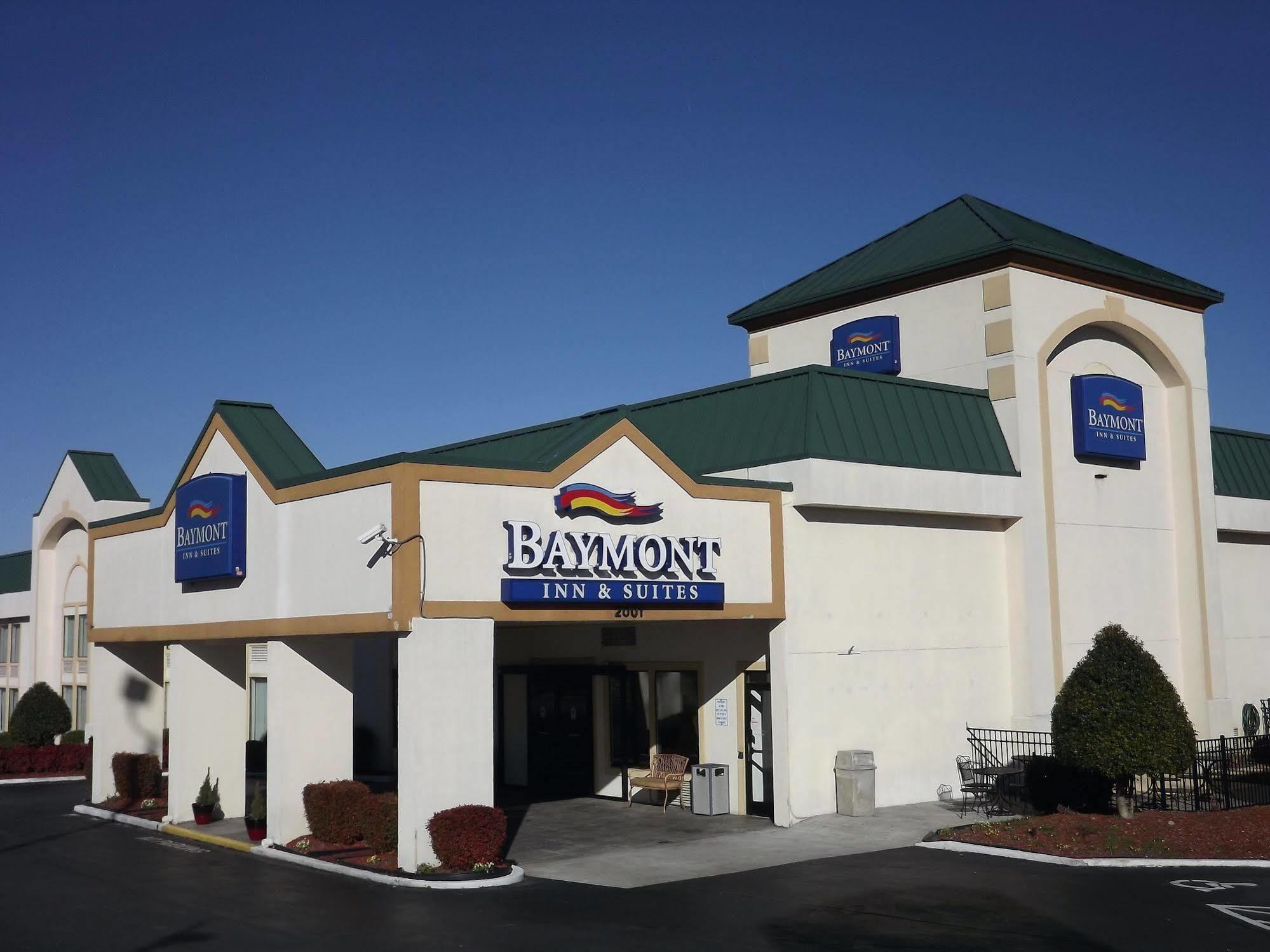 Baymont By Wyndham Greensboro/Coliseum Екстериор снимка